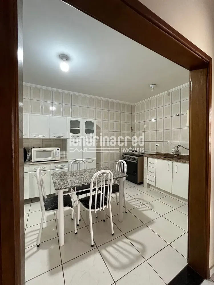 Casa, 4 quartos, 230 m² - Foto 2