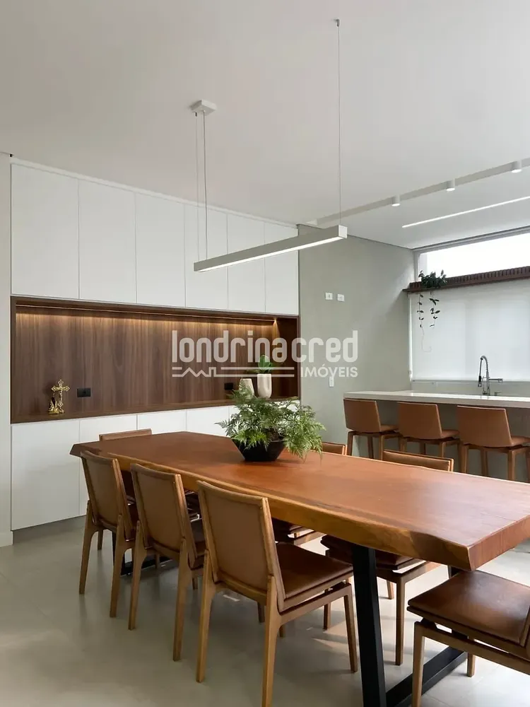 Casa, 4 quartos, 244 m² - Foto 1