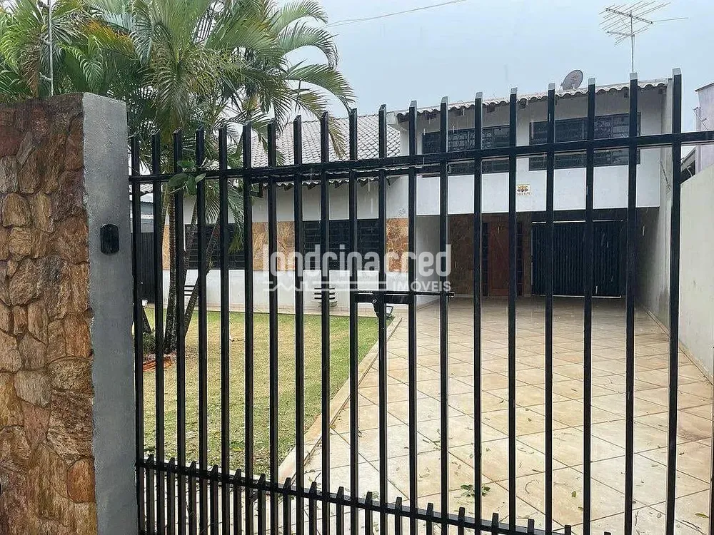 Casa, 5 quartos, 220 m² - Foto 2