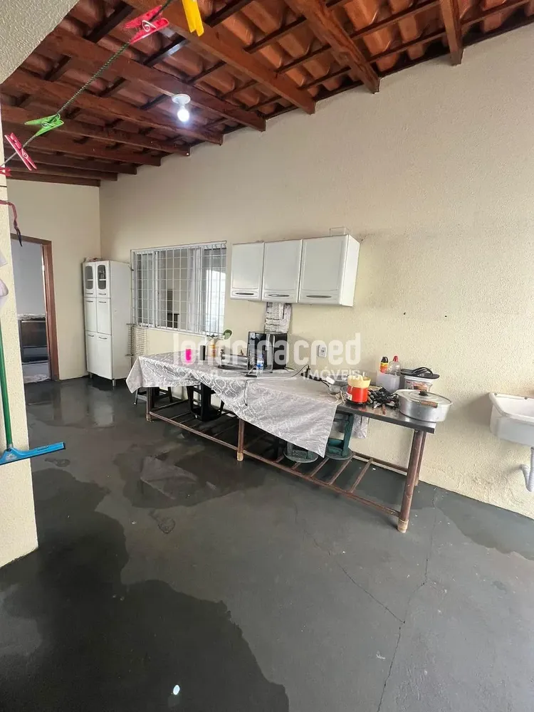 Casa, 3 quartos, 210 m² - Foto 1