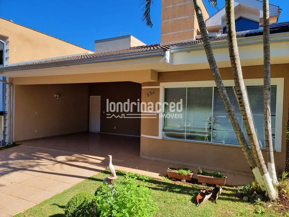 Casa, 3 quartos, 220 m² - Foto 1