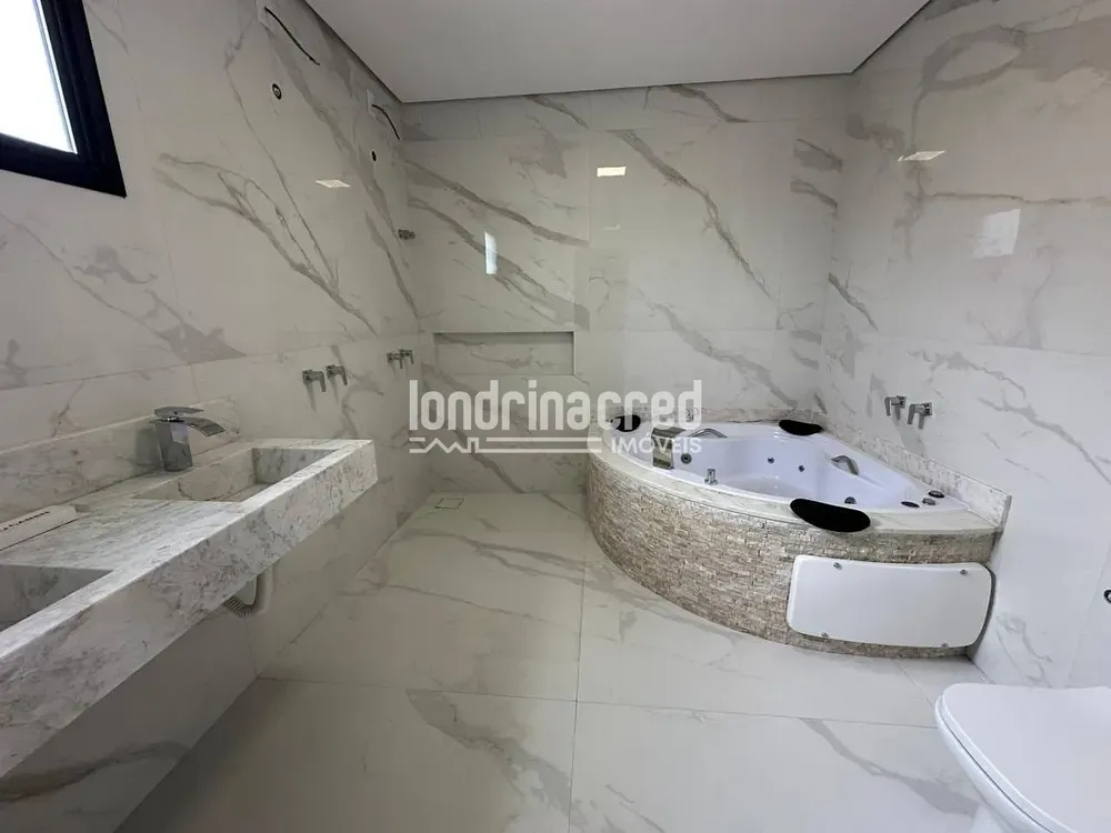 Casa, 4 quartos, 211 m² - Foto 1