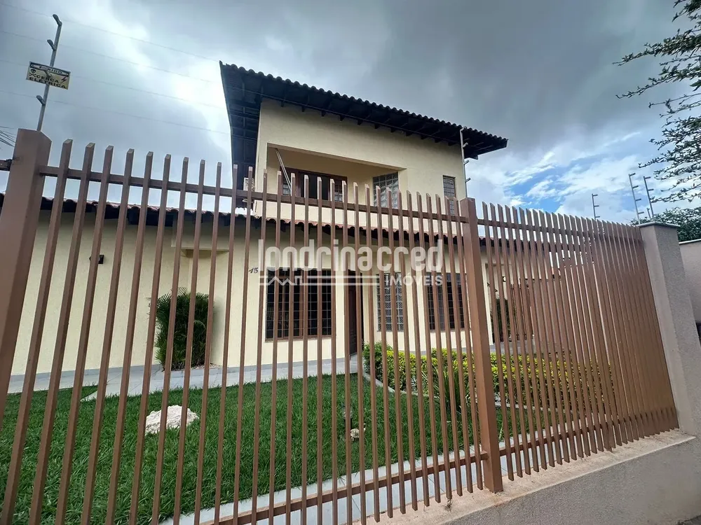 Casa, 3 quartos, 226 m² - Foto 1