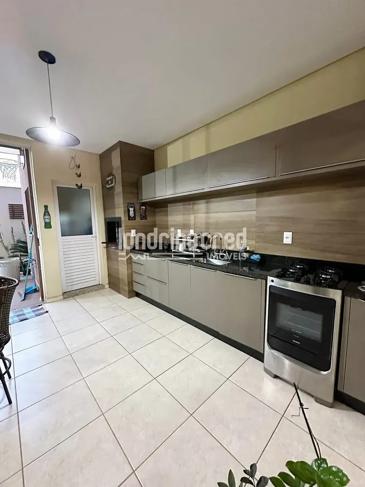 Casa, 4 quartos, 157 m² - Foto 2