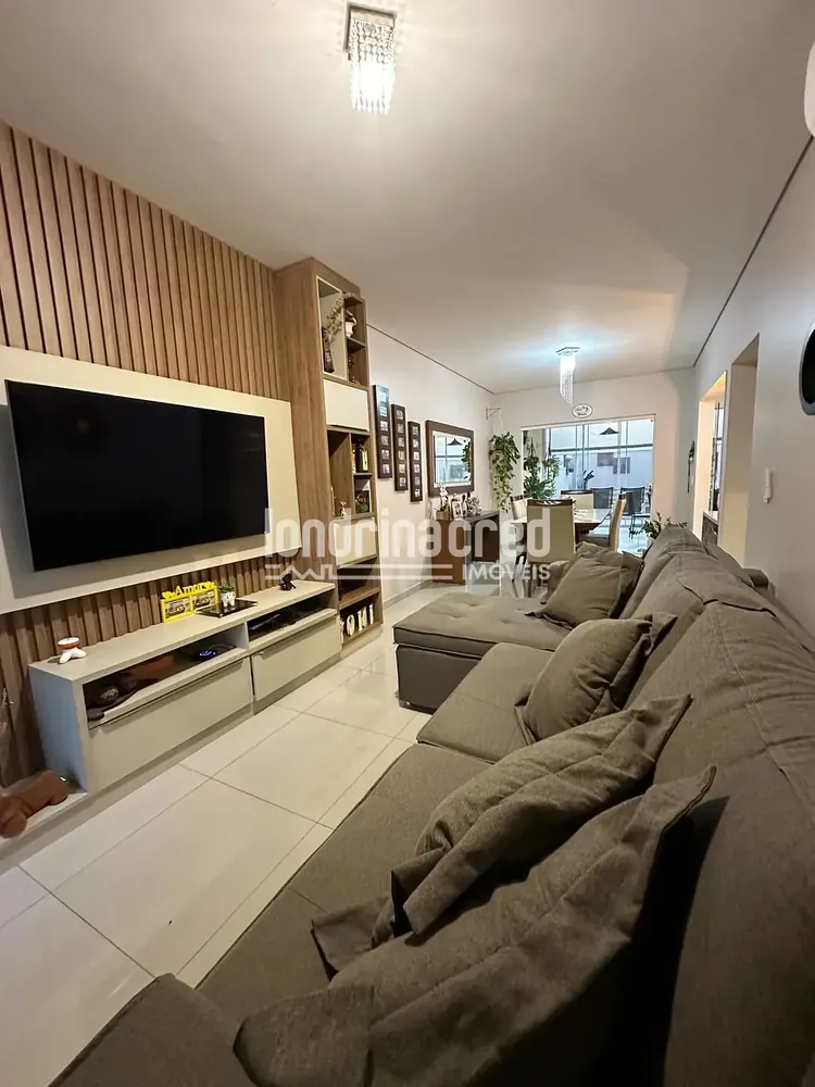 Casa, 4 quartos, 157 m² - Foto 1