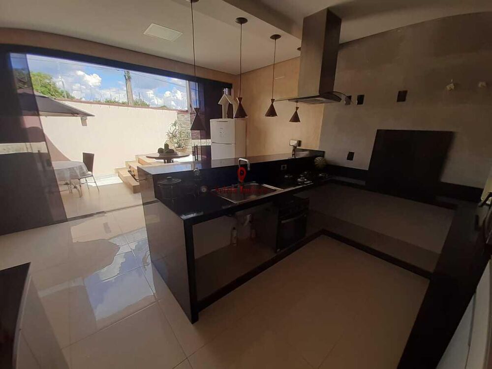 Casa à venda com 2 quartos, 332m² - Foto 11