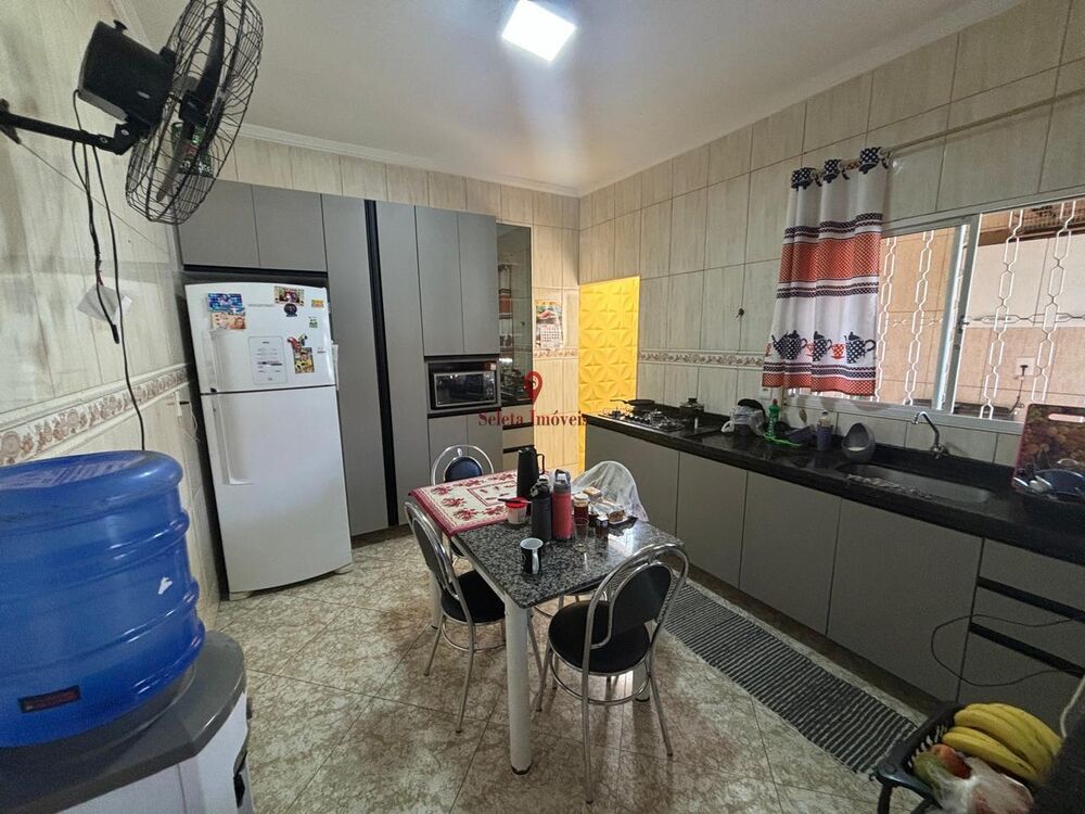 Casa à venda com 3 quartos, 180m² - Foto 7