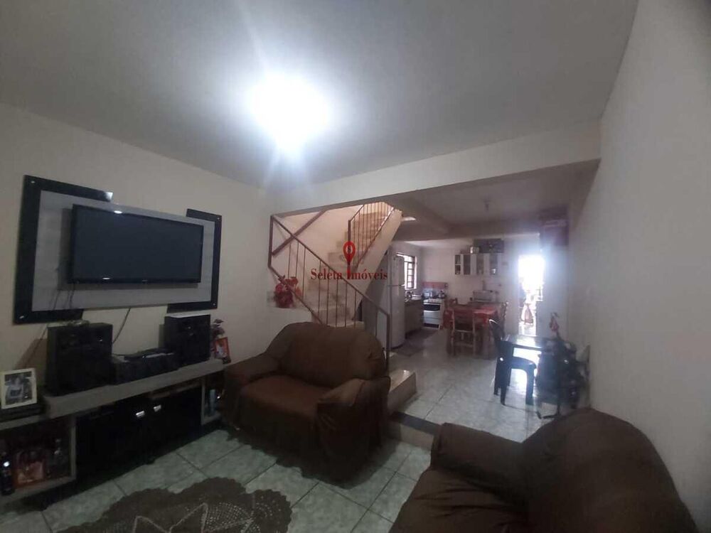 Casa à venda com 3 quartos, 125m² - Foto 1