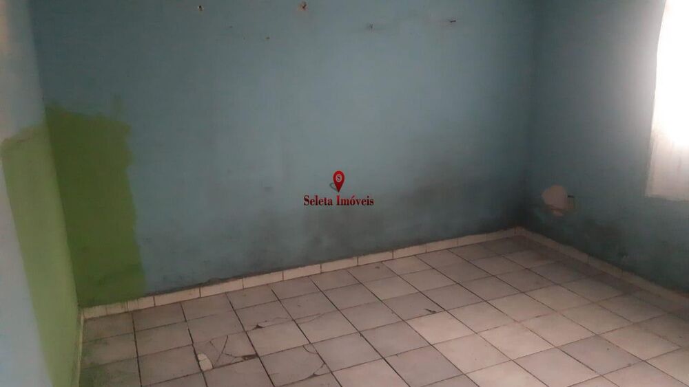 Terreno à venda com 1 quarto, 181m² - Foto 4