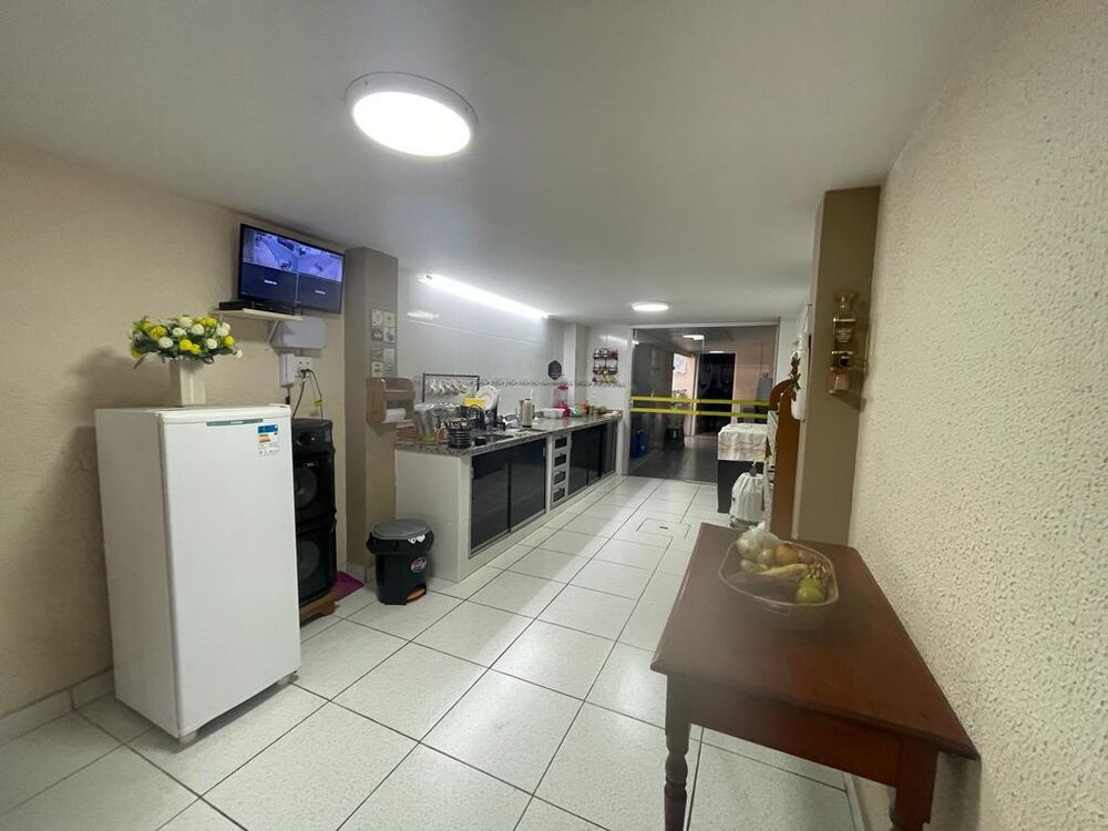 Casa à venda com 4 quartos, 200m² - Foto 15