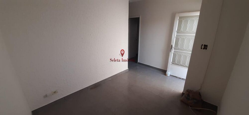 Casa à venda com 3 quartos, 200m² - Foto 2