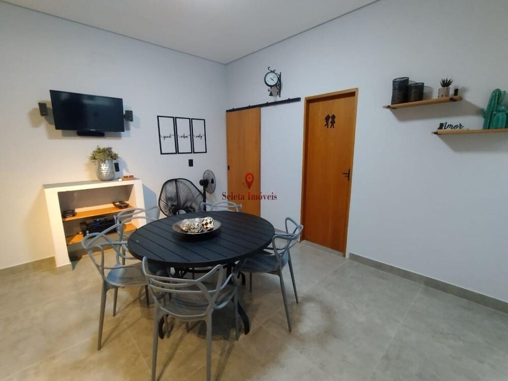 Casa, 2 quartos, 200 m² - Foto 1