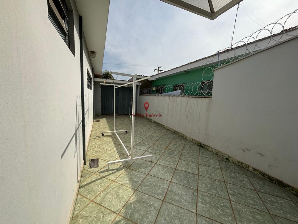 Casa à venda com 3 quartos, 200m² - Foto 18