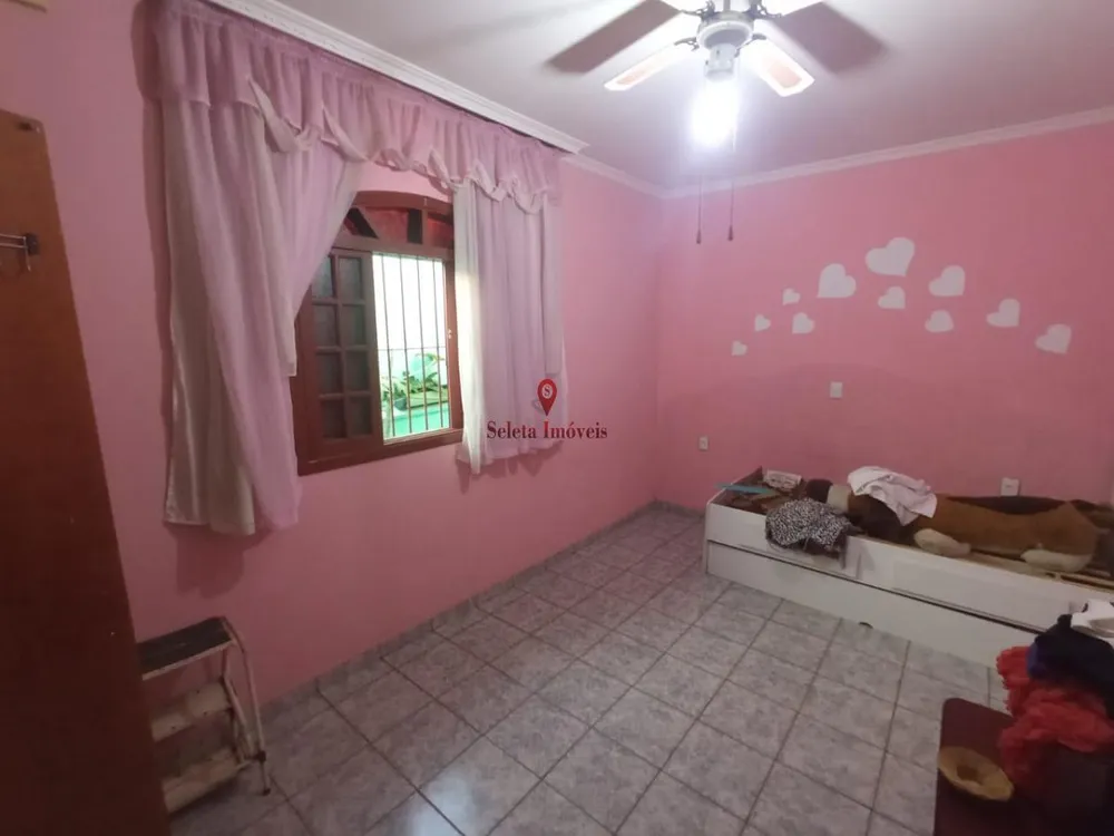 Casa, 3 quartos, 200 m² - Foto 1