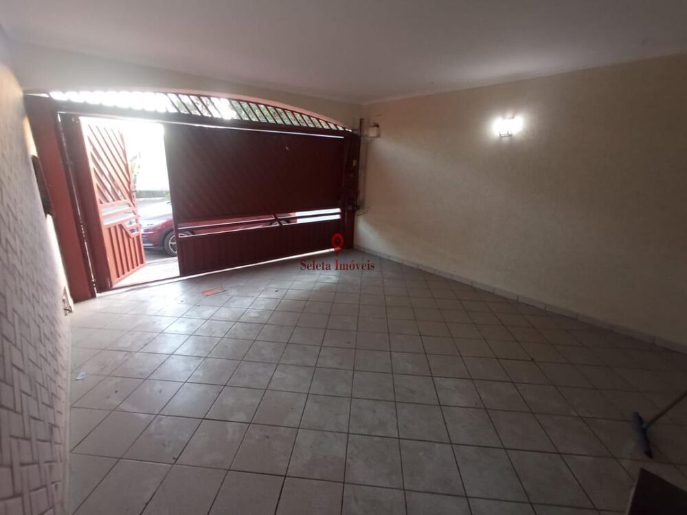 Casa à venda com 3 quartos, 200m² - Foto 2