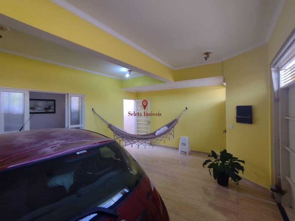 Casa à venda com 4 quartos, 160m² - Foto 1