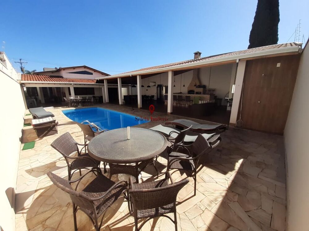Casa, 4 quartos, 370 m² - Foto 1