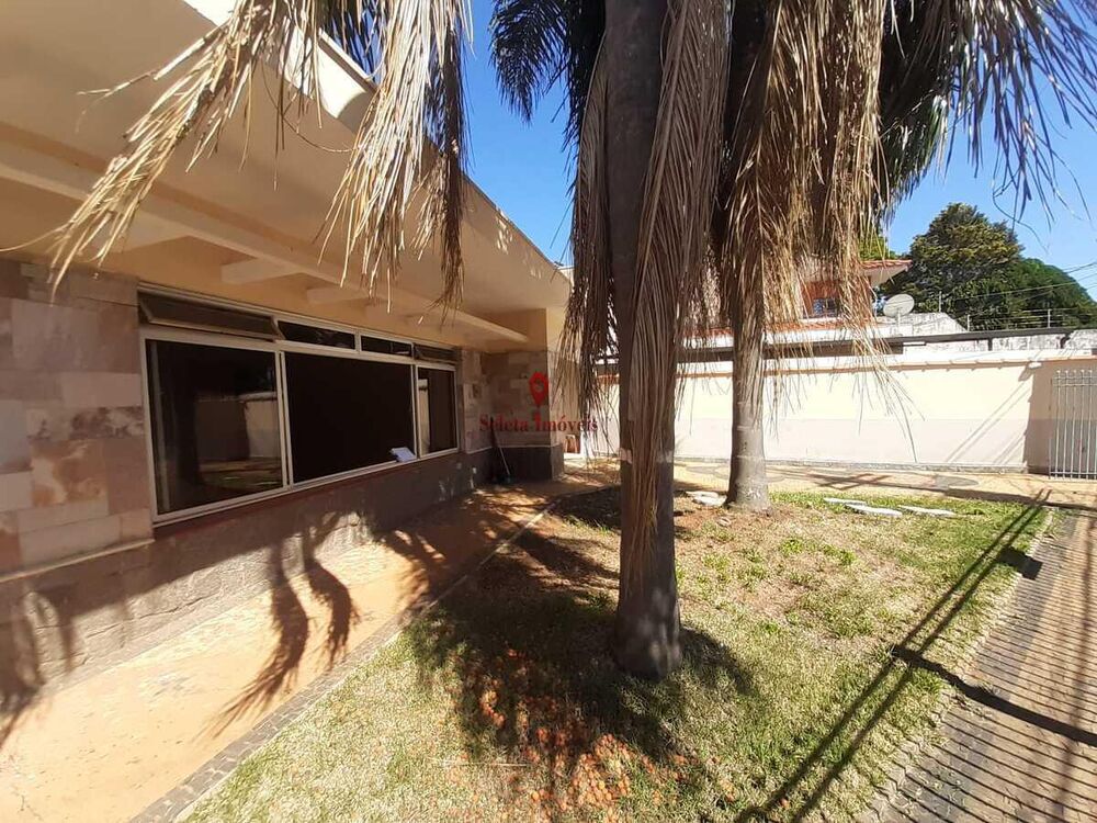 Casa à venda com 4 quartos, 372m² - Foto 1