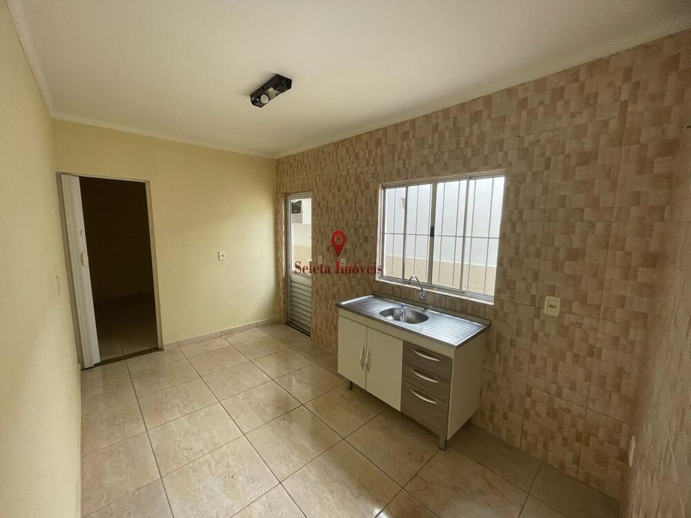 Casa à venda com 2 quartos, 70m² - Foto 9