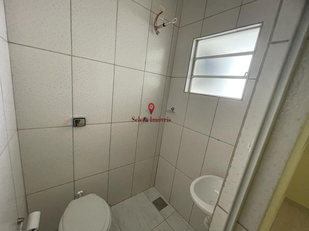 Casa à venda com 2 quartos, 70m² - Foto 13