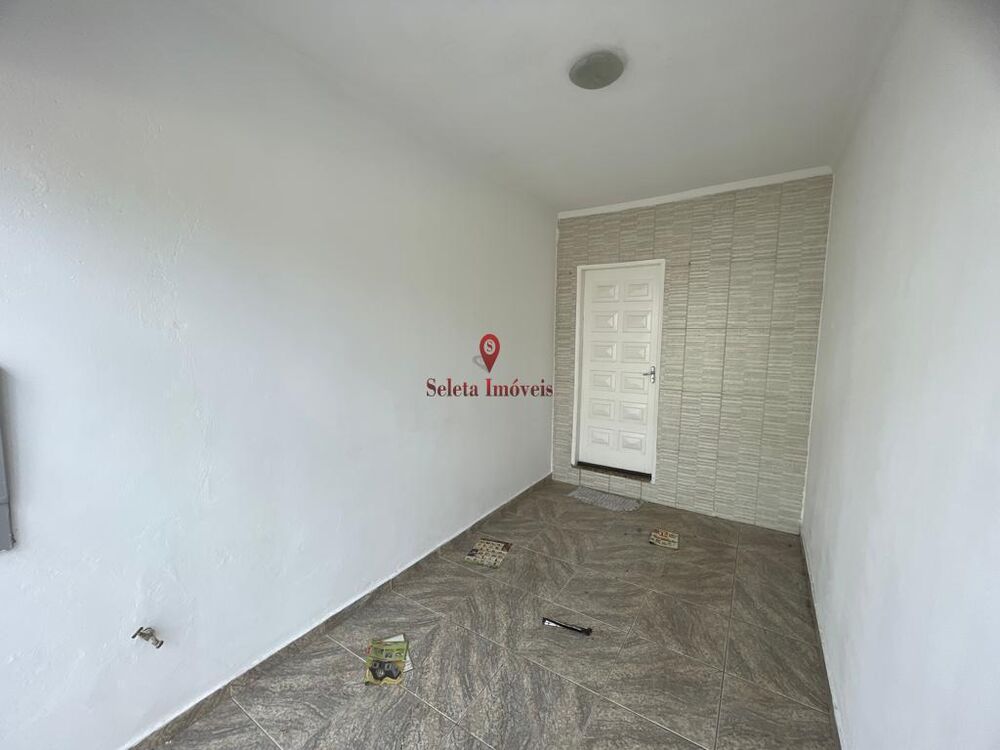Casa à venda com 2 quartos, 70m² - Foto 2