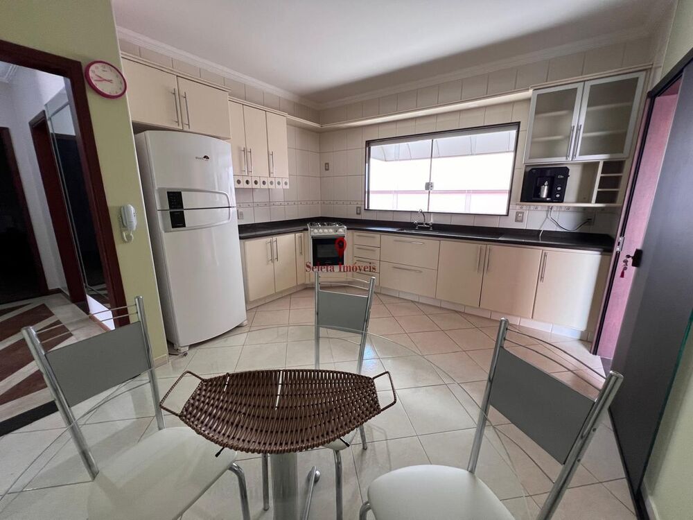 Casa à venda com 2 quartos, 180m² - Foto 4