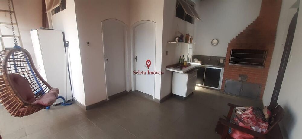 Casa à venda com 5 quartos, 300m² - Foto 14