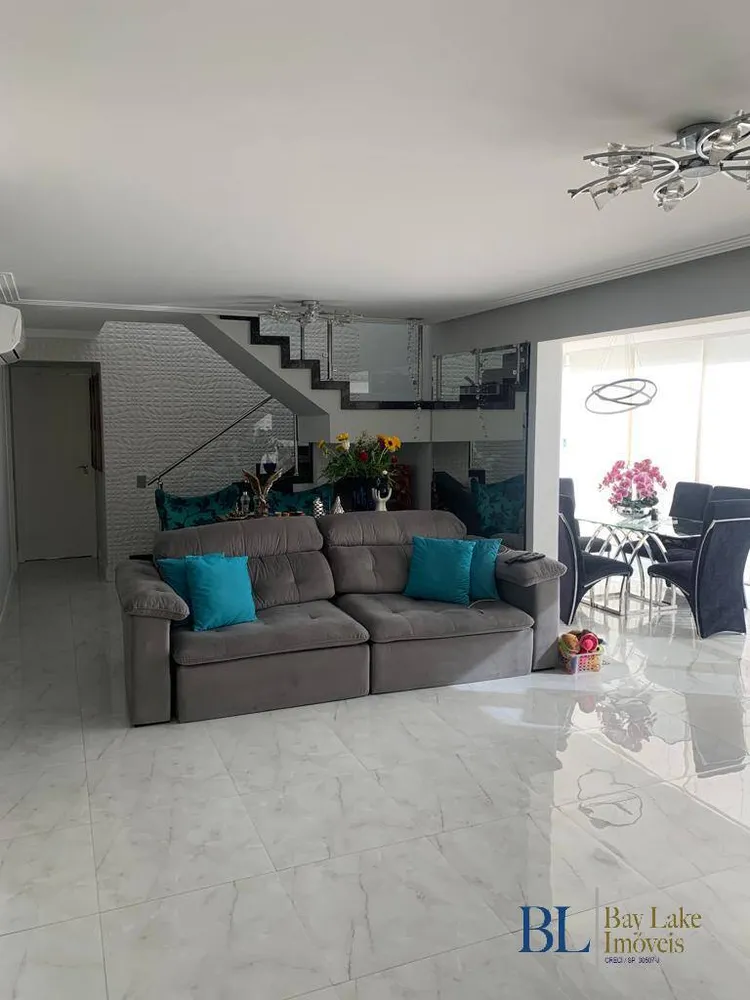 Apartamento, 3 quartos, 225 m² - Foto 2
