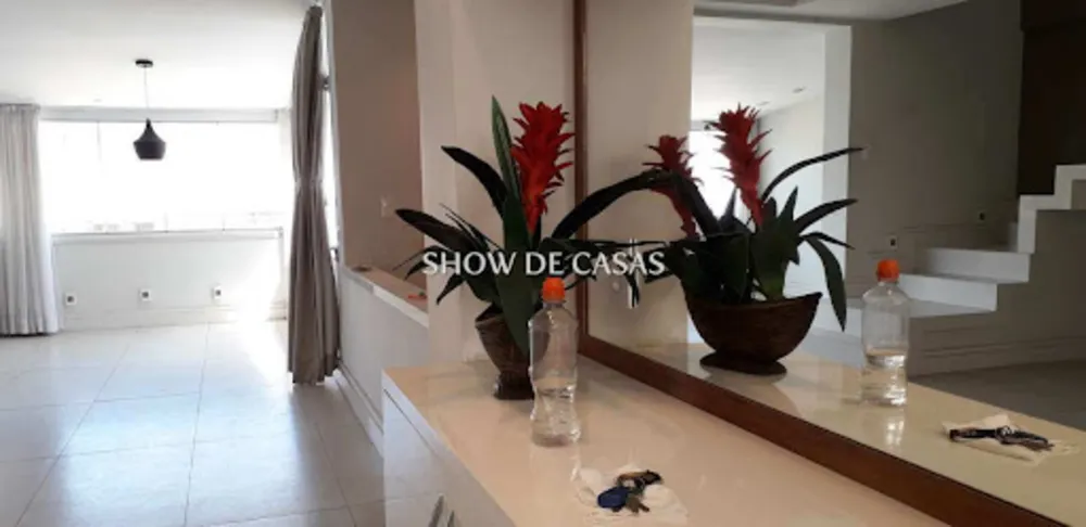 Cobertura, 3 quartos, 210 m² - Foto 1
