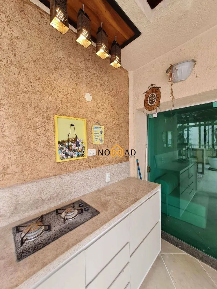 Cobertura, 3 quartos, 220 m² - Foto 1