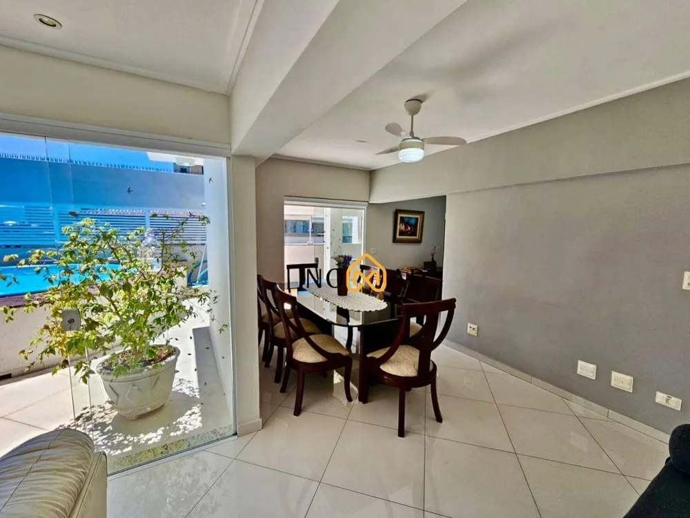 Cobertura, 3 quartos, 221 m² - Foto 3