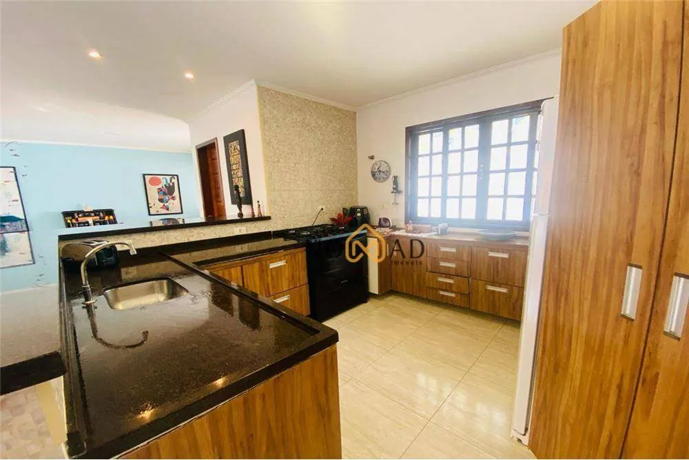 Casa, 5 quartos, 193 m² - Foto 3