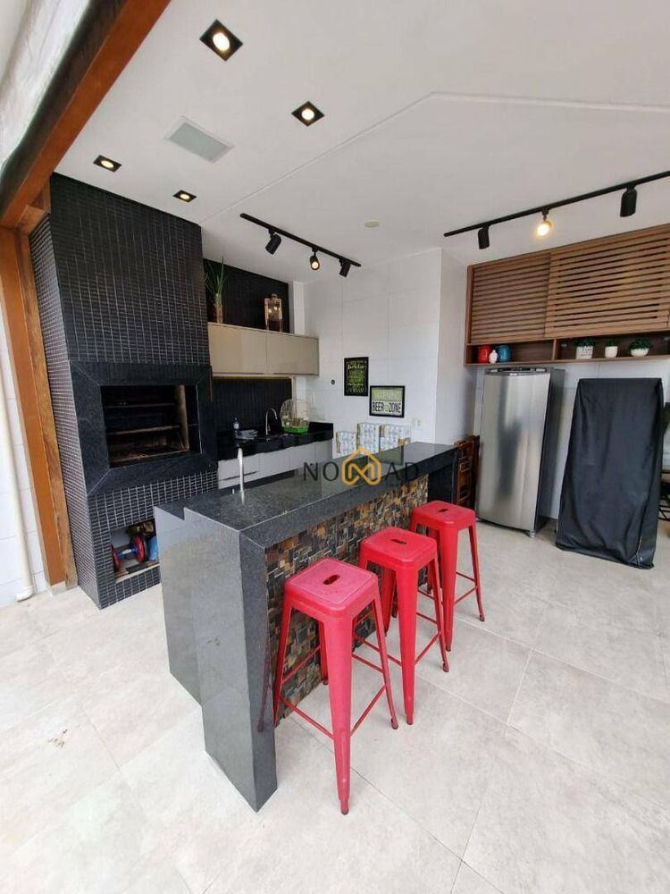 Cobertura, 3 quartos, 210 m² - Foto 2