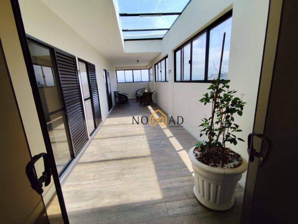 Cobertura, 3 quartos, 232 m² - Foto 16