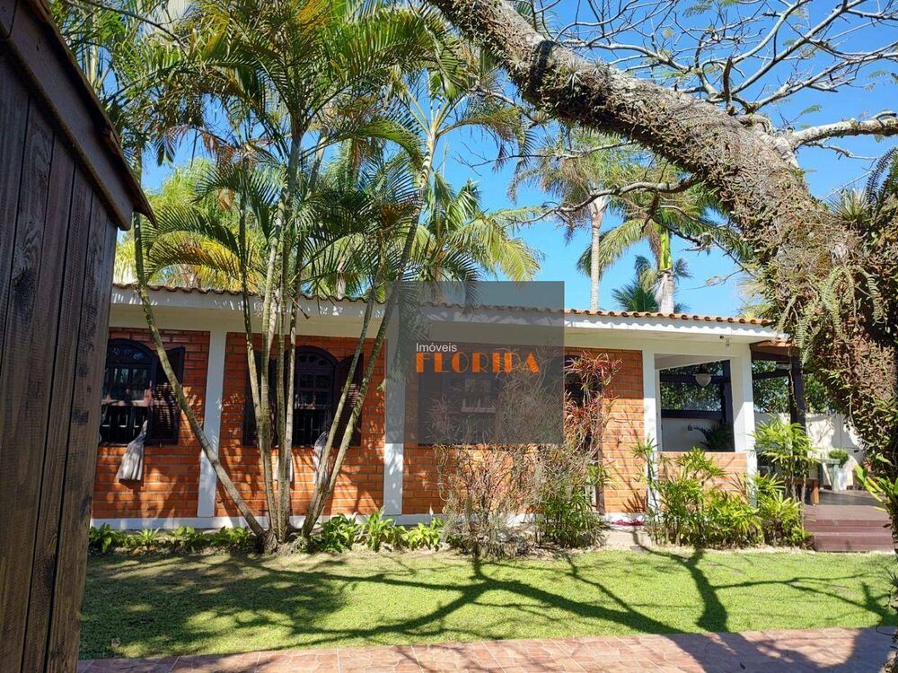 Casa à venda com 5 quartos, 153m² - Foto 4