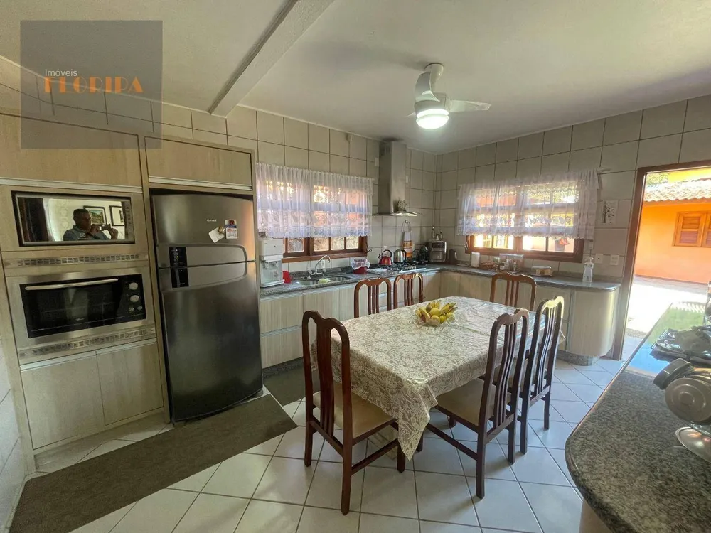 Casa, 5 quartos, 259 m² - Foto 4