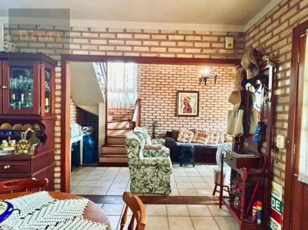 Casa, 3 quartos, 238 m² - Foto 2