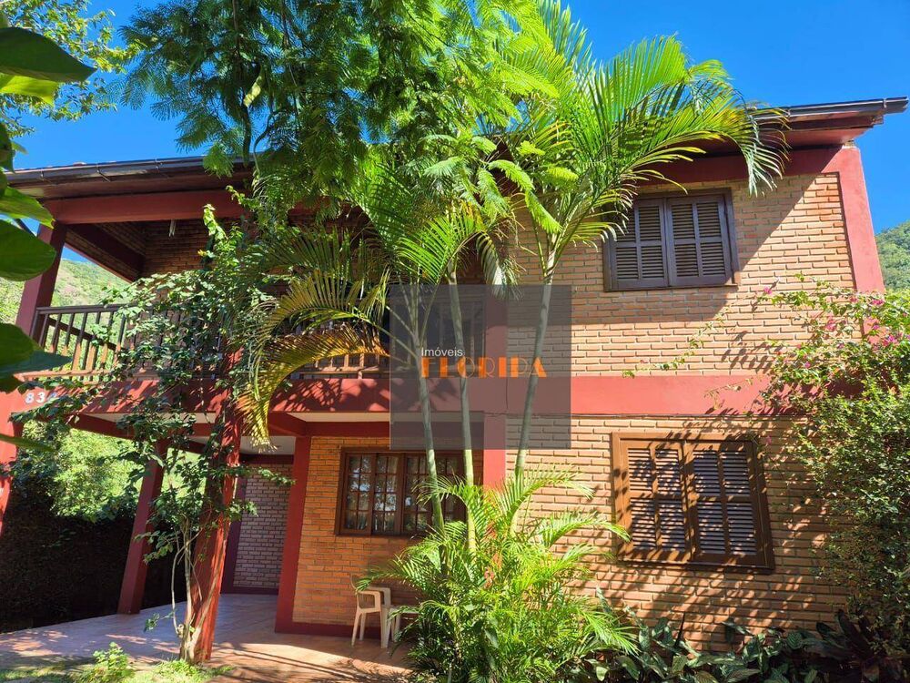 Casa à venda com 4 quartos, 204m² - Foto 1