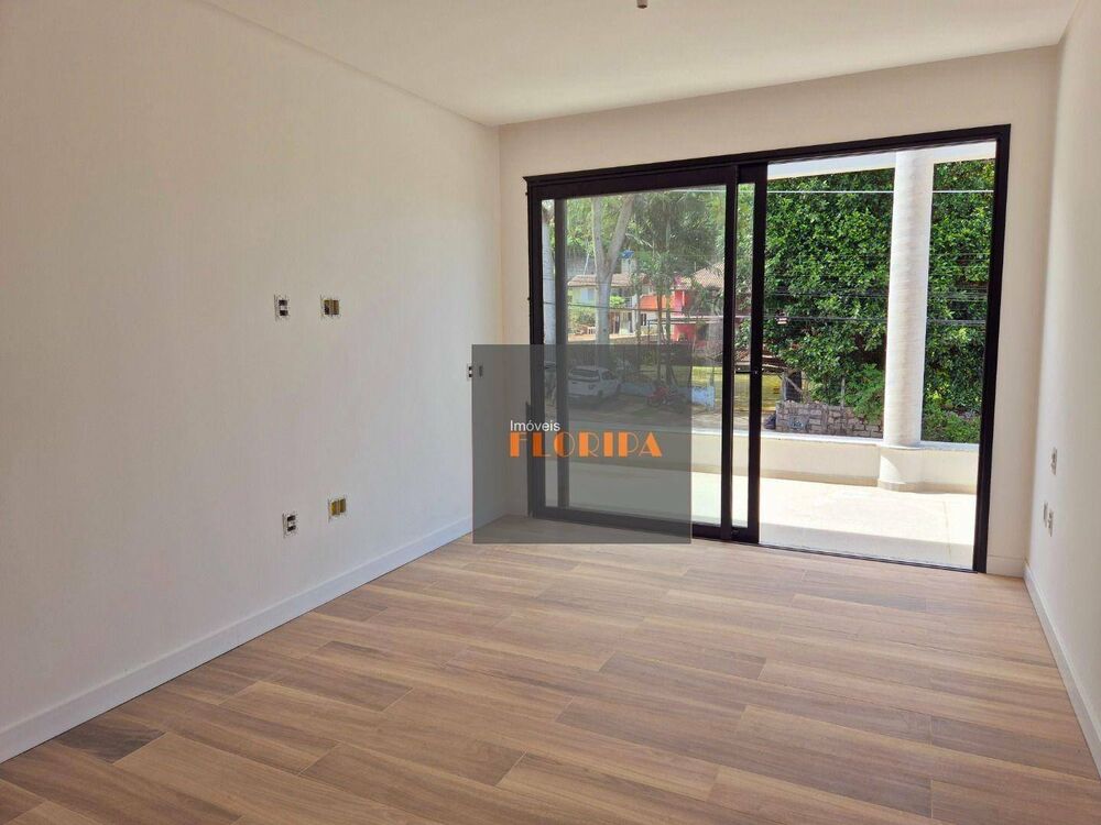Casa à venda com 3 quartos, 230m² - Foto 12