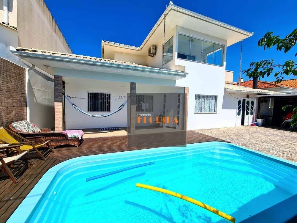 Casa, 4 quartos, 129 m² - Foto 1