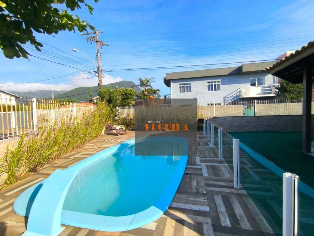 Casa, 4 quartos, 200 m² - Foto 1