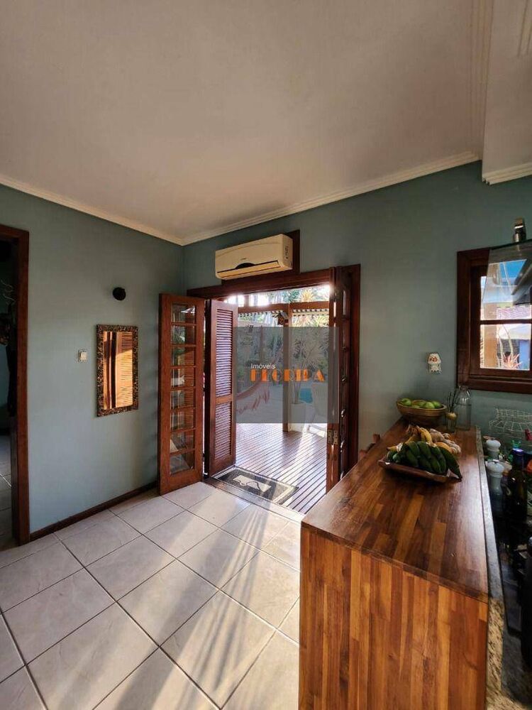 Casa, 4 quartos, 250 m² - Foto 1