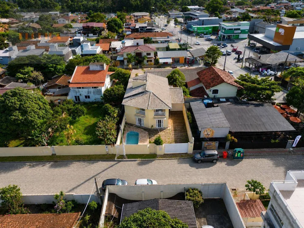 Casa, 5 quartos, 290 m² - Foto 1