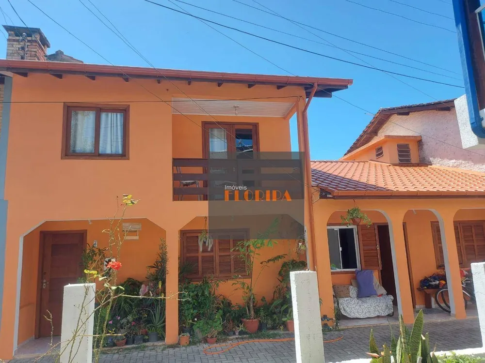 Casa, 7 quartos, 143 m² - Foto 1