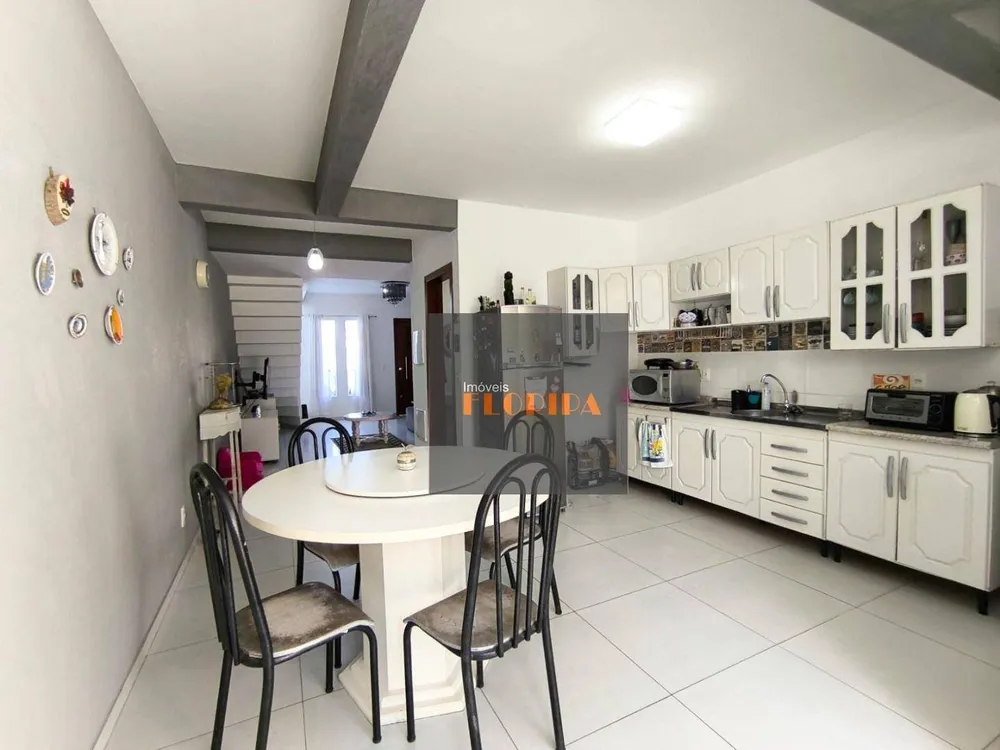 Casa, 3 quartos, 98 m² - Foto 1