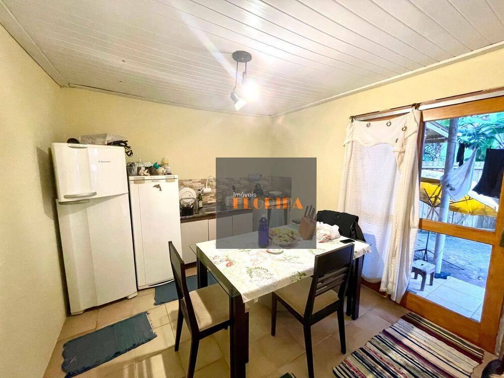 Casa à venda com 2 quartos, 140m² - Foto 8