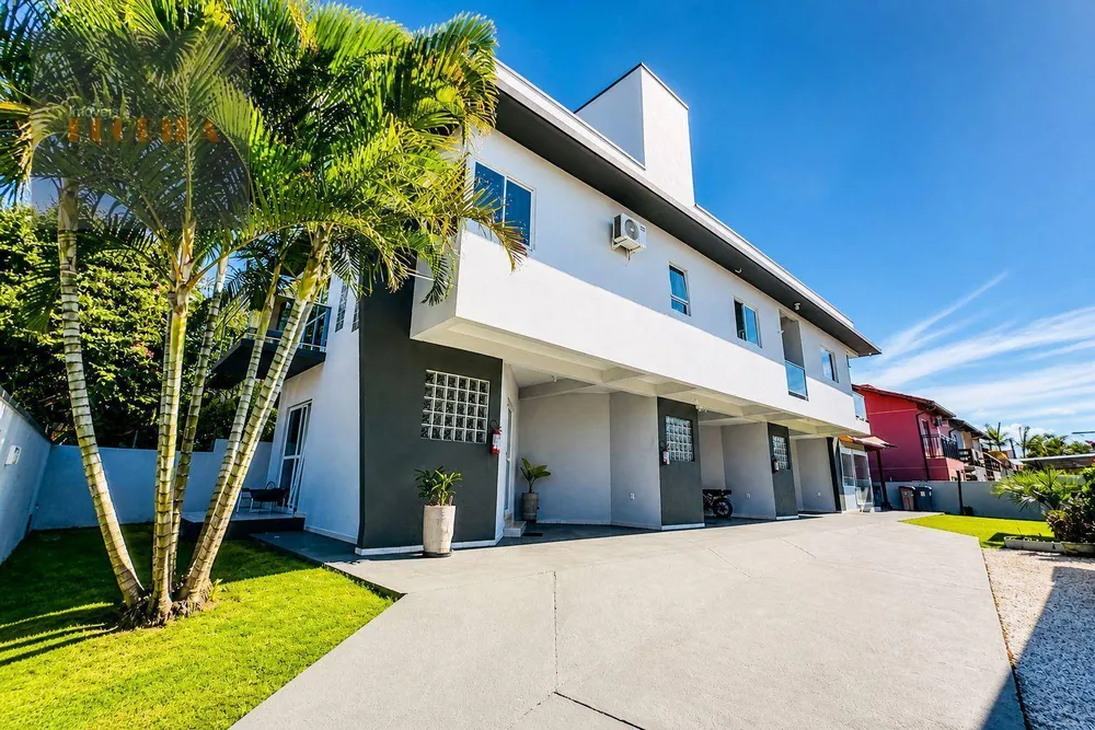 Sobrado, 6 quartos, 350 m² - Foto 1