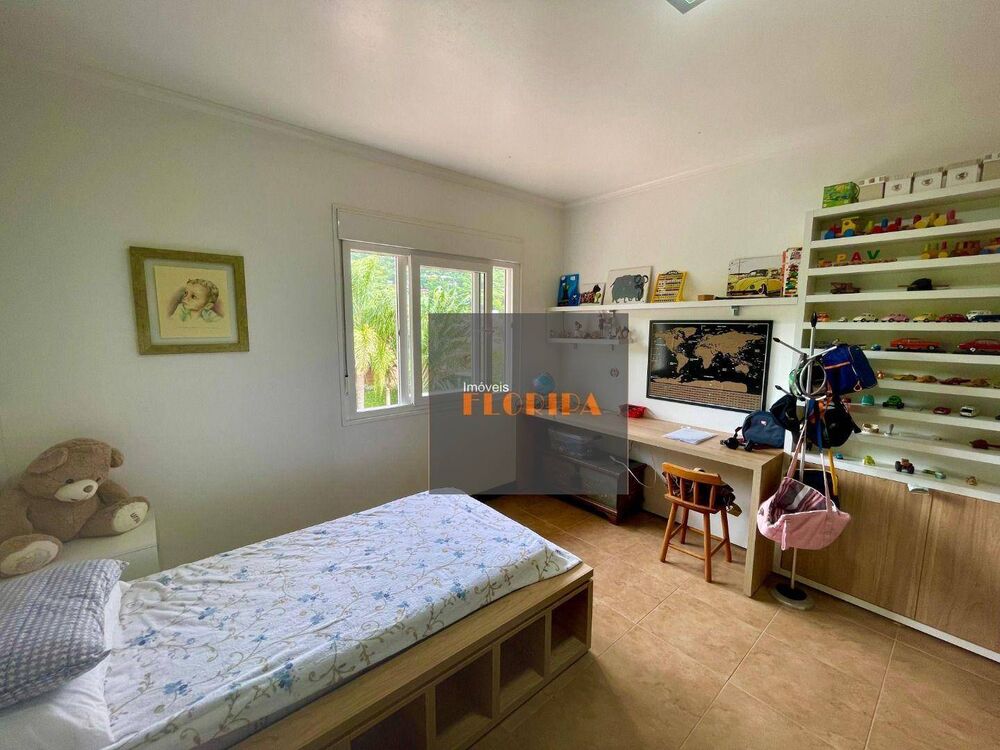 Casa, 3 quartos, 289 m² - Foto 1