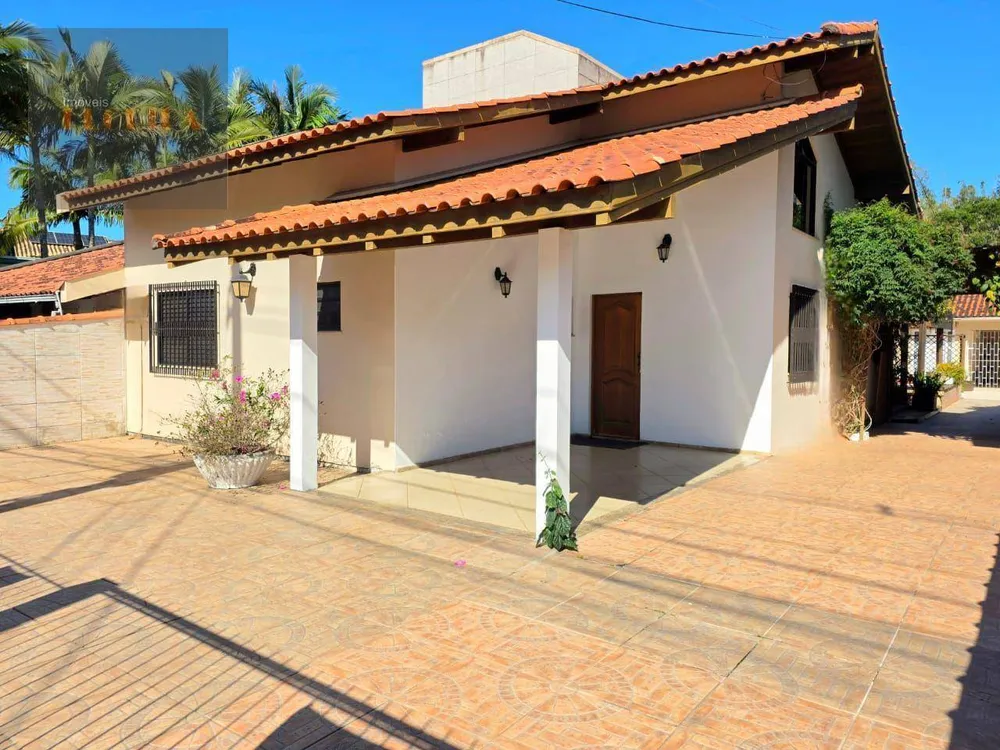 Casa, 4 quartos, 204 m² - Foto 1