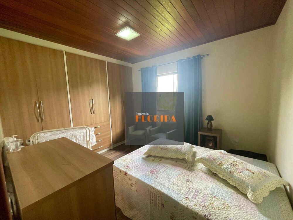 Casa, 4 quartos, 186 m² - Foto 1